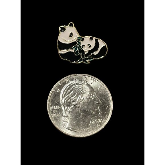 Vintage Panda Bears Enamel Brooch Pin Made in China - Picture 4 of 4